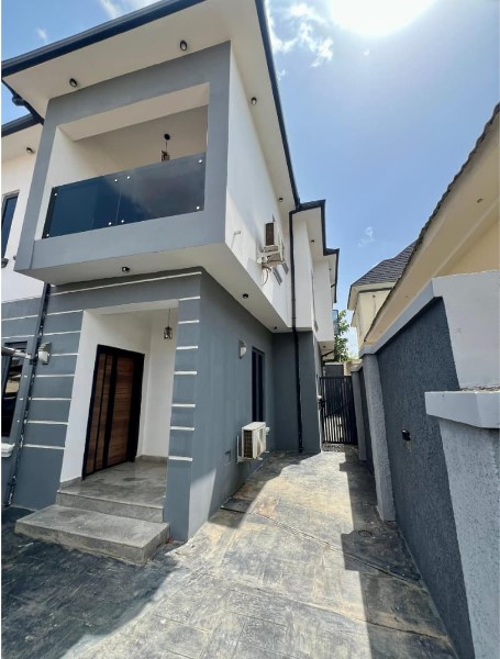 Distressed Sale of 5-Bedroom Fully Detached Duplex in Gwarimpa, Abuja