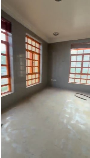 Prime Corporate Opportunity: Massive 20 to 25 commercial office complex for rent in Wuse 2 Abuja for ₦400M/annum. Ideal for banks, corporate HQs, and NGOs. Fully serviced.